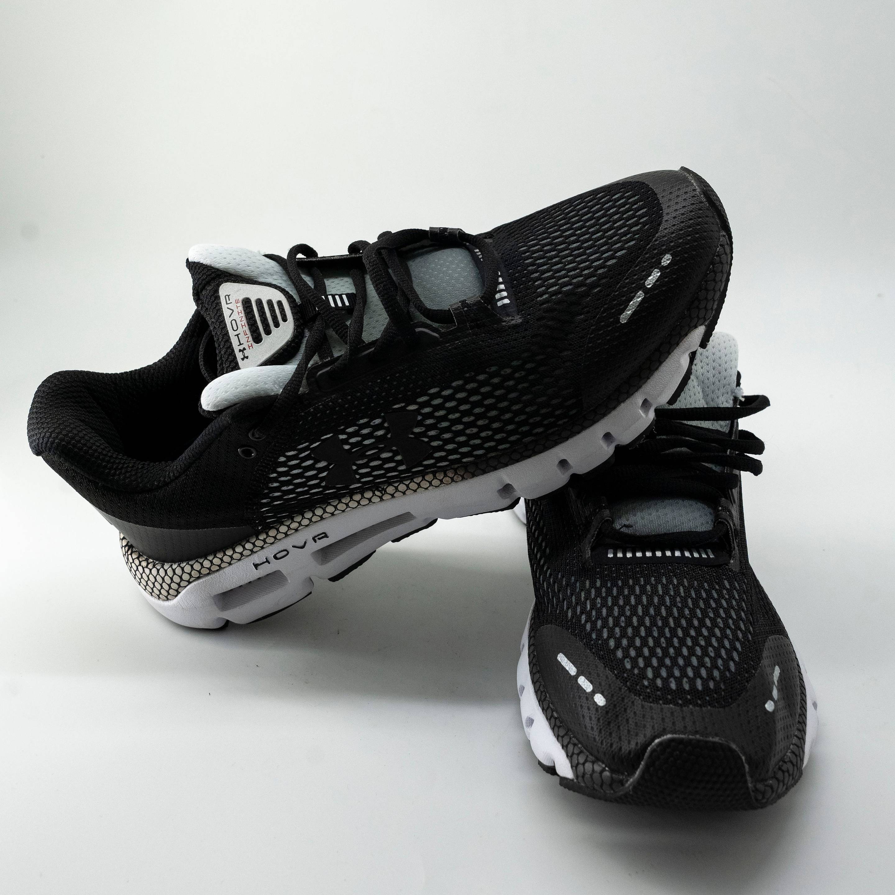 Under Armour running HOVR infinite black